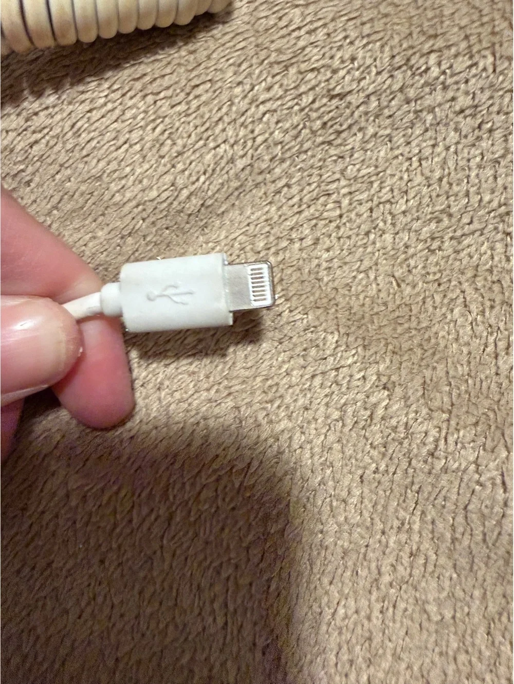 OoRange Car Charger with Coiled Lightning Cable 8 pin